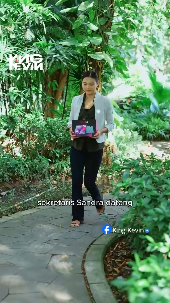 [FILM LENGKAP] 050I0722 Jangan menghina orang dari penampilannya